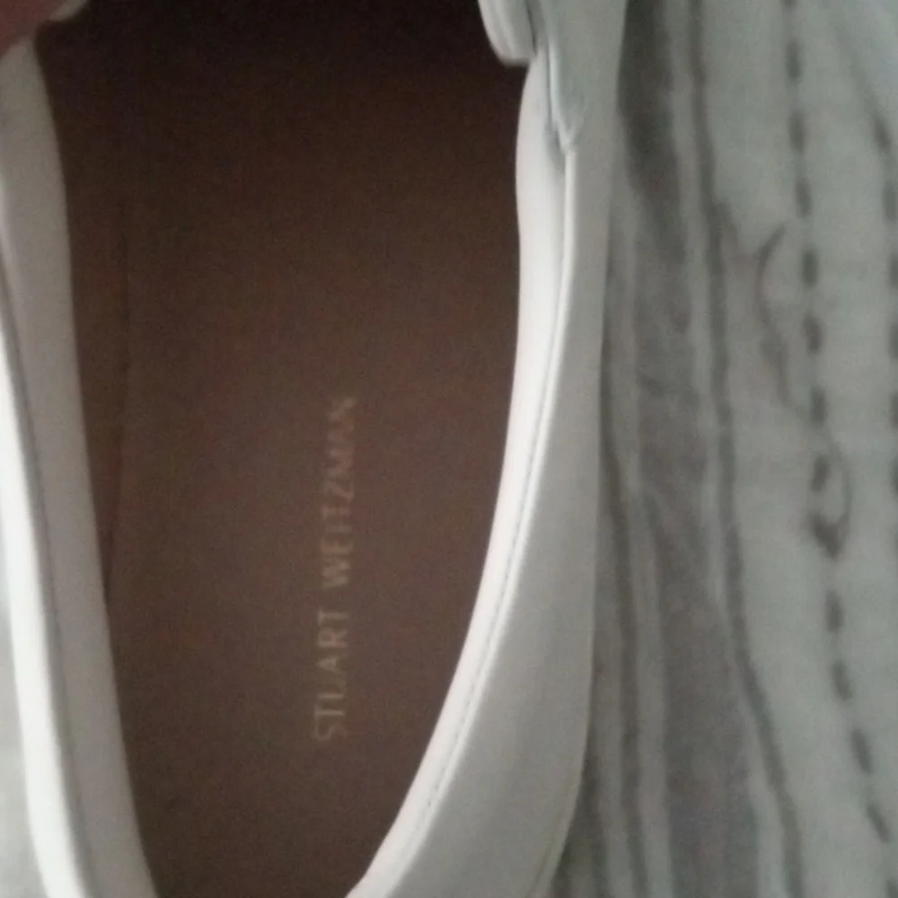 Stuart Weitzman - Picture 5 of 8